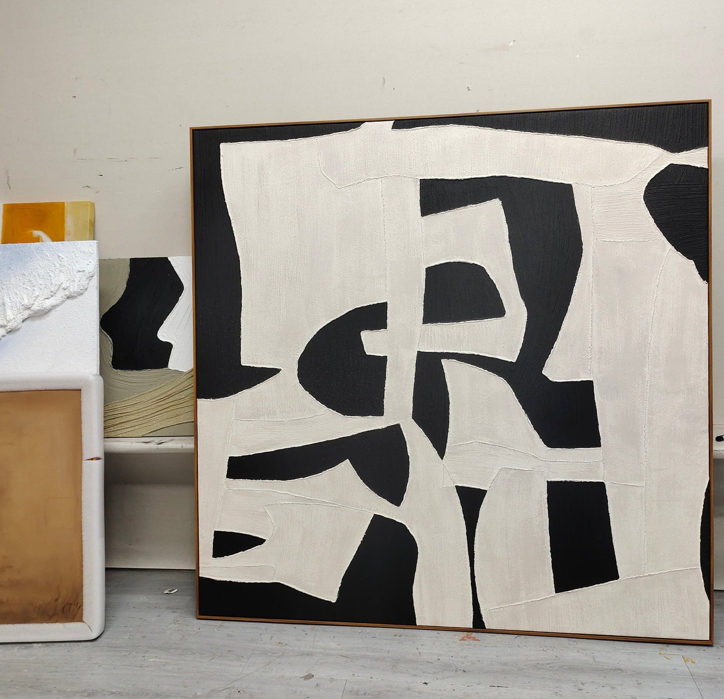 Chic Modern Abstract Oil Painting in Black and White for Stylish Home Décor