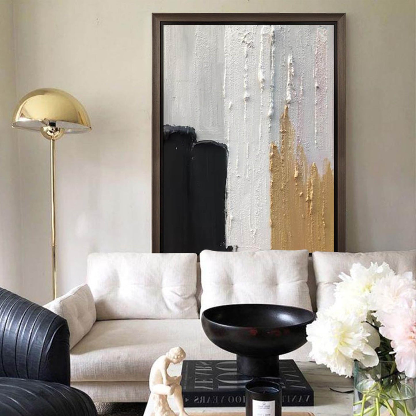 Chic Modern Abstract Oil Painting with Elegant Textures and Bold Color Contrast