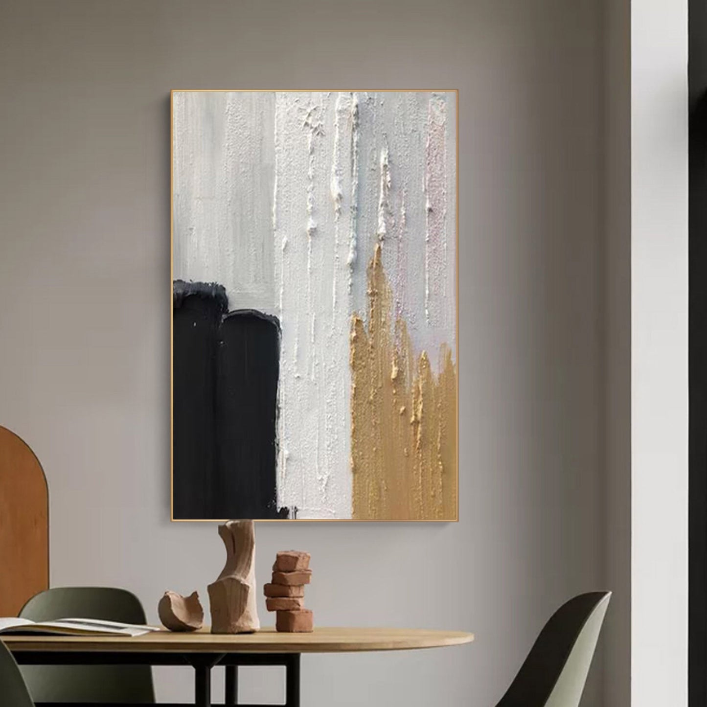 Chic Modern Abstract Oil Painting with Elegant Textures and Bold Color Contrast