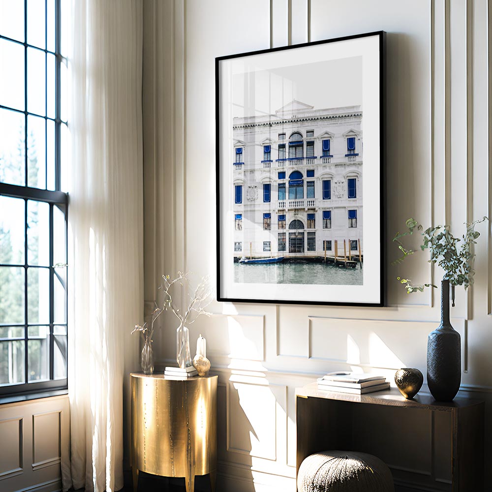 Elegant Venetian Palazzo on the Water - Stunning Oil Painting of Architectural Beauty