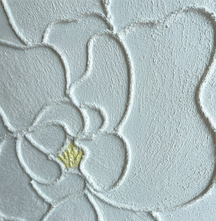 Elegant White Flower Oil Painting with Textured Plaster Finish for Home Decor
