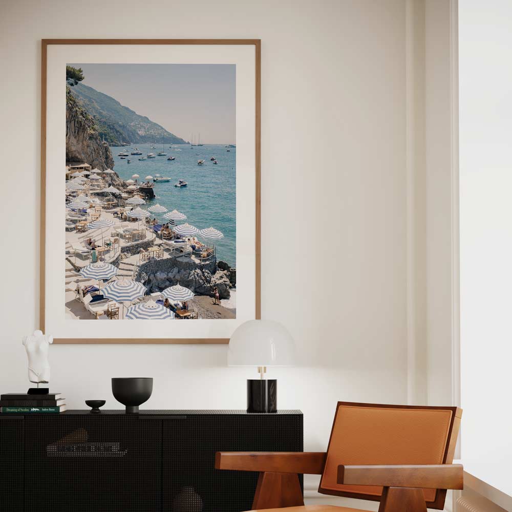 Coastal Serenity: Vibrant Ocean View with Beach Umbrellas and Warm Summer Vibes