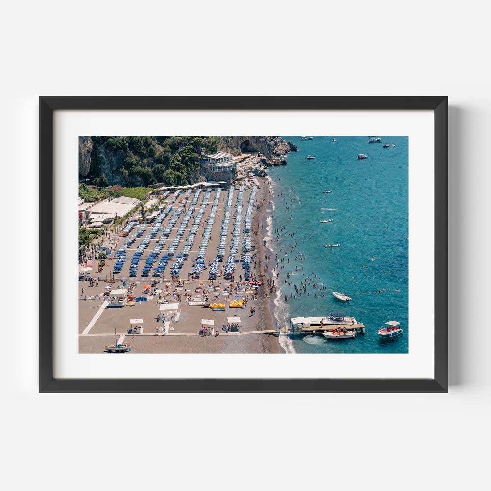 Vibrant Coastal Escape: Serenity by the Shoreline