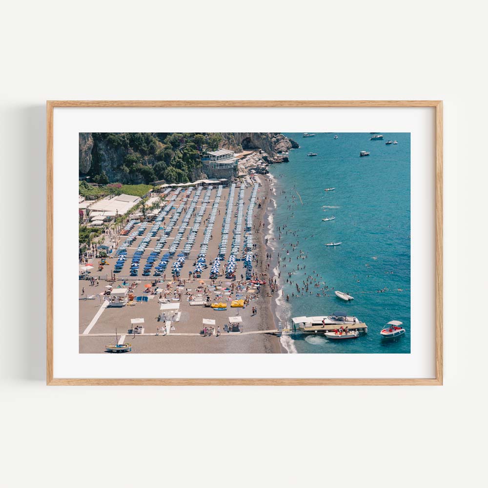 Vibrant Coastal Escape: Serenity by the Shoreline
