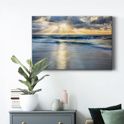Tranquil Shoreline: Serene Ocean Waves Under a Dramatic Cloudscape