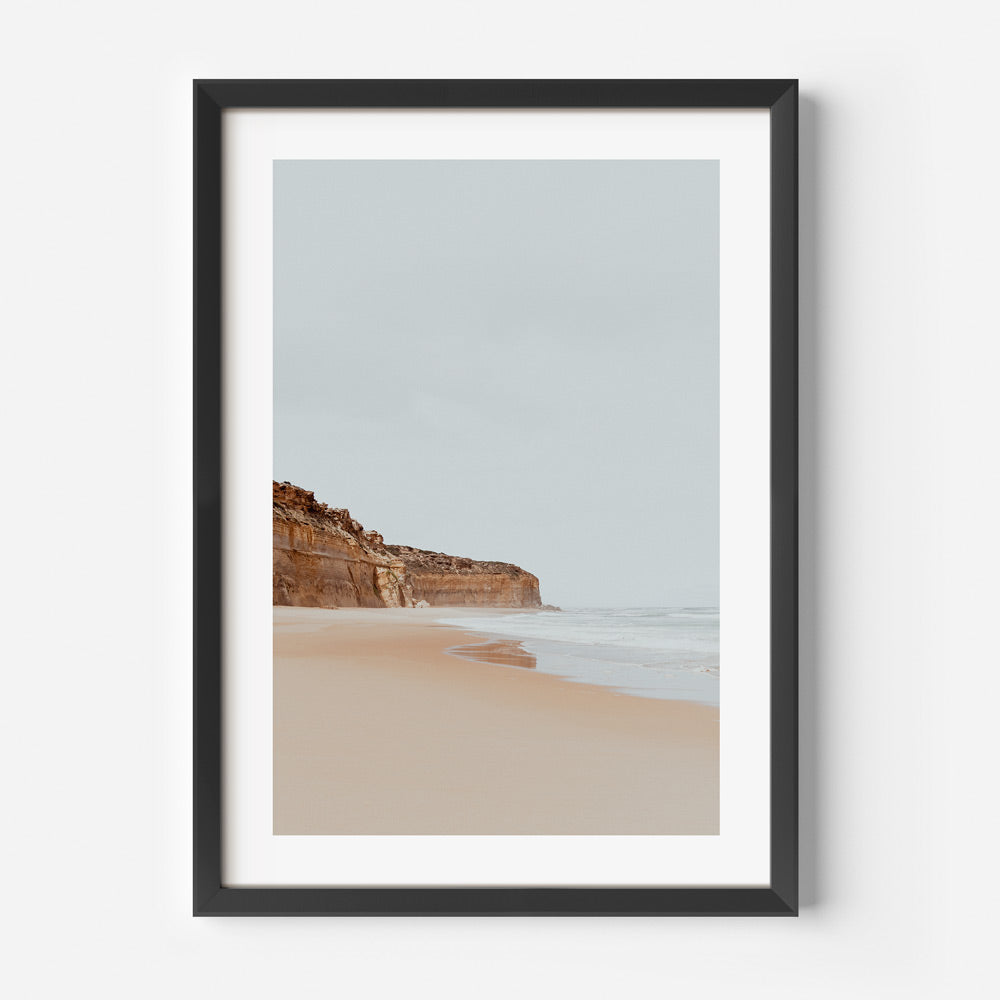 Serene Coastal Landscape with Soft Waves and Tranquil Cliffs – Oil Painting Decor