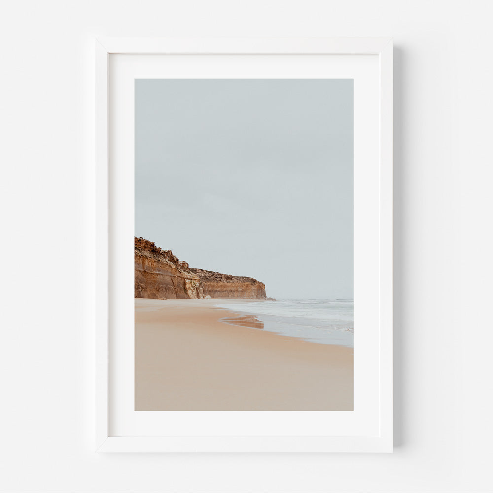 Serene Coastal Landscape with Soft Waves and Tranquil Cliffs – Oil Painting Decor