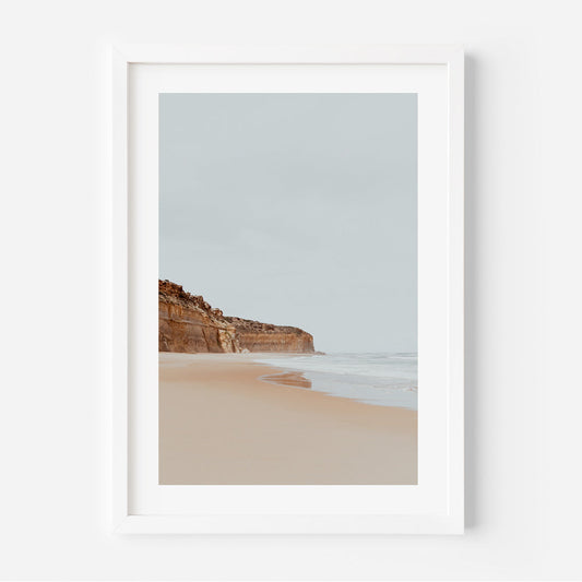 Serene Coastal Landscape with Soft Waves and Tranquil Cliffs – Oil Painting Decor