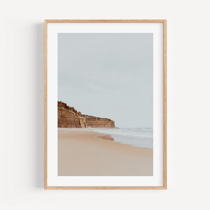 Serene Coastal Landscape with Soft Waves and Tranquil Cliffs – Oil Painting Decor