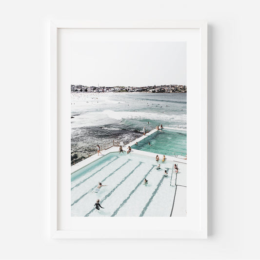 Serene Coastal Escape: Embrace the Beauty of Iceberg Bathers