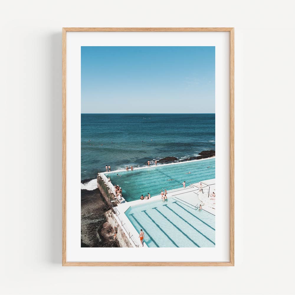 Tranquil Ocean View with Bathers at Scenic Iceberg Pool
