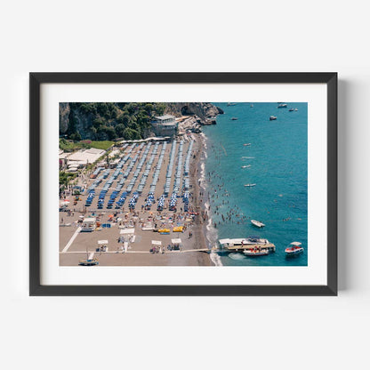 Vibrant Coastal Escape: Serenity by the Shoreline