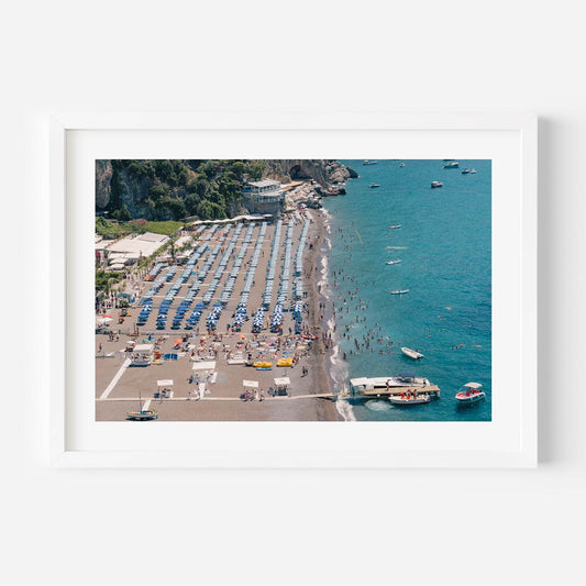 Vibrant Coastal Escape: Serenity by the Shoreline