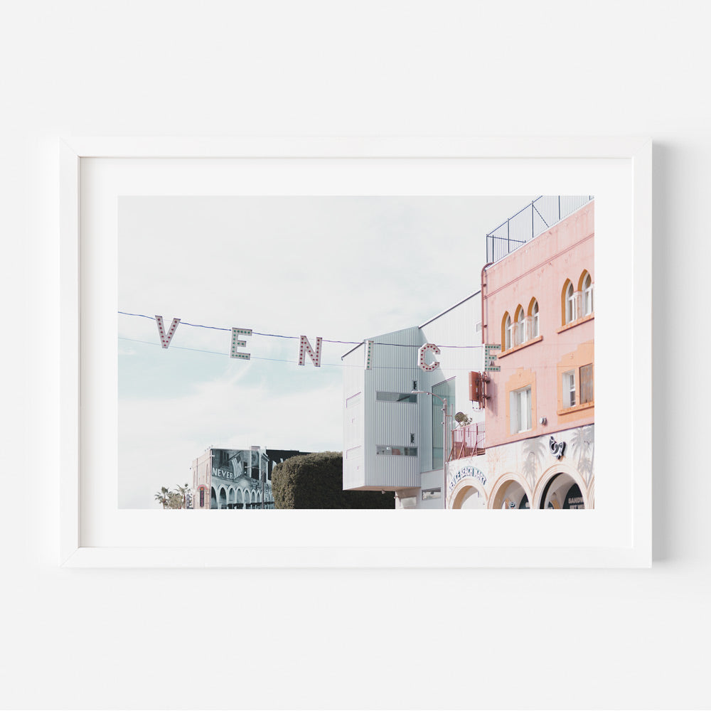 Charming Venice Beach Streetscape: Vibrant Oceanfront Oil Painting
