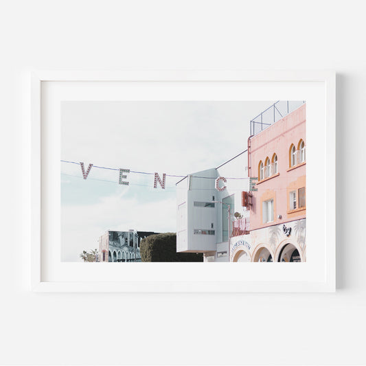 Charming Venice Beach Streetscape: Vibrant Oceanfront Oil Painting